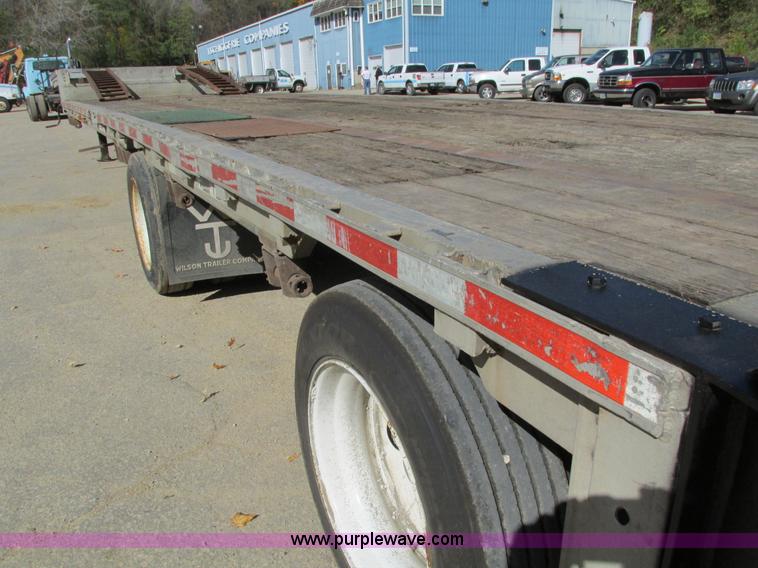 image for item I4123 1996 Wilson CFD-900 step deck trailer