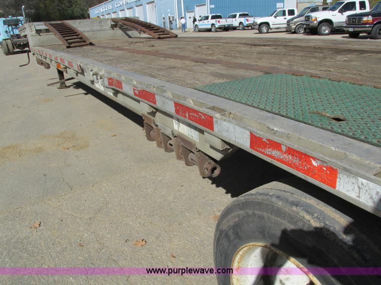 image for item I4123 1996 Wilson CFD-900 step deck trailer