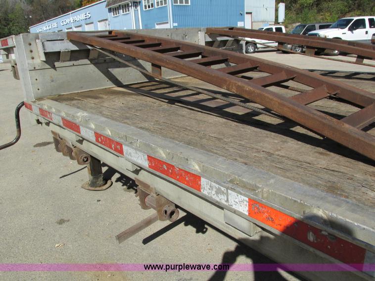 image for item I4123 1996 Wilson CFD-900 step deck trailer