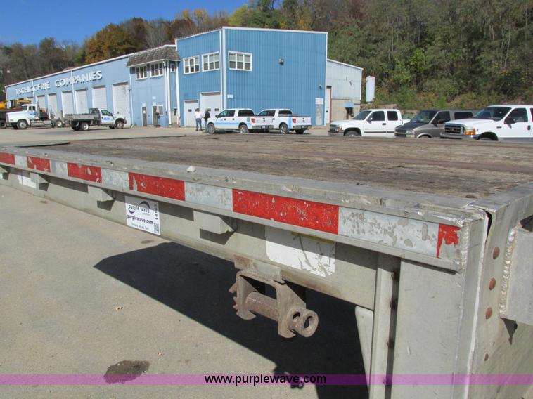 image for item I4123 1996 Wilson CFD-900 step deck trailer