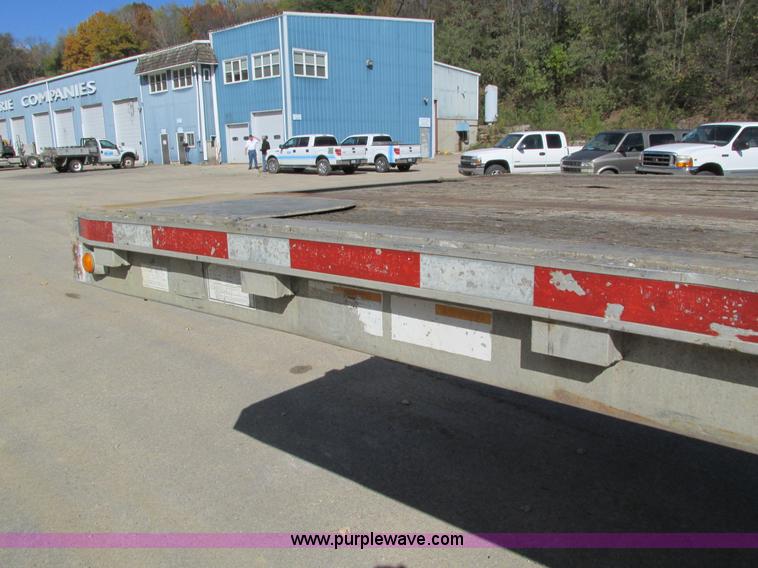 image for item I4123 1996 Wilson CFD-900 step deck trailer