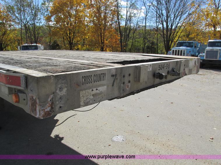 image for item I4123 1996 Wilson CFD-900 step deck trailer