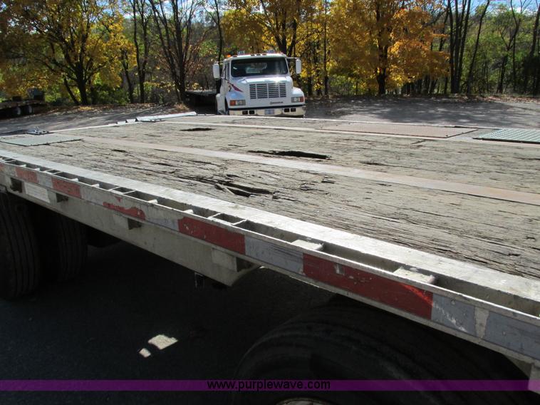 image for item I4123 1996 Wilson CFD-900 step deck trailer