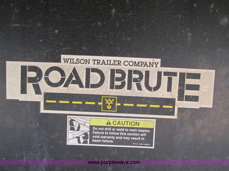 image for item I4123 1996 Wilson CFD-900 step deck trailer