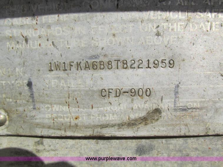 image for item I4123 1996 Wilson CFD-900 step deck trailer