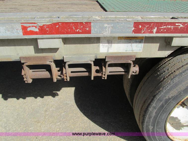 image for item I4123 1996 Wilson CFD-900 step deck trailer