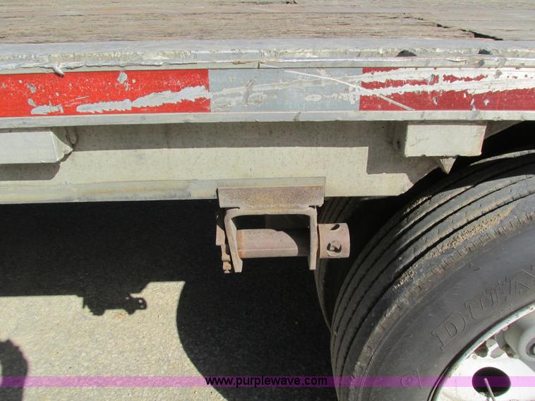 image for item I4123 1996 Wilson CFD-900 step deck trailer