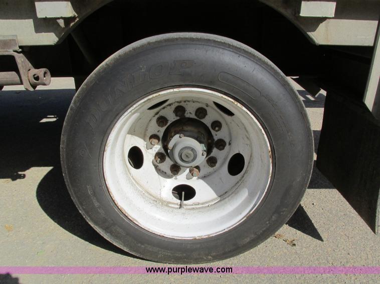 image for item I4123 1996 Wilson CFD-900 step deck trailer