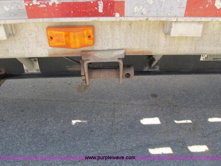 image for item I4123 1996 Wilson CFD-900 step deck trailer