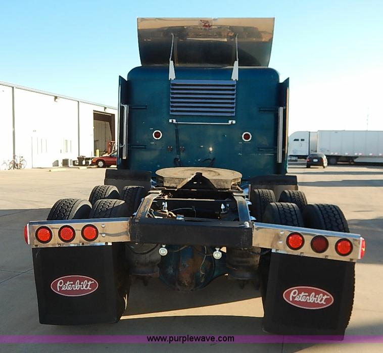 image for item I5293 1992 Peterbilt 379 semi truck