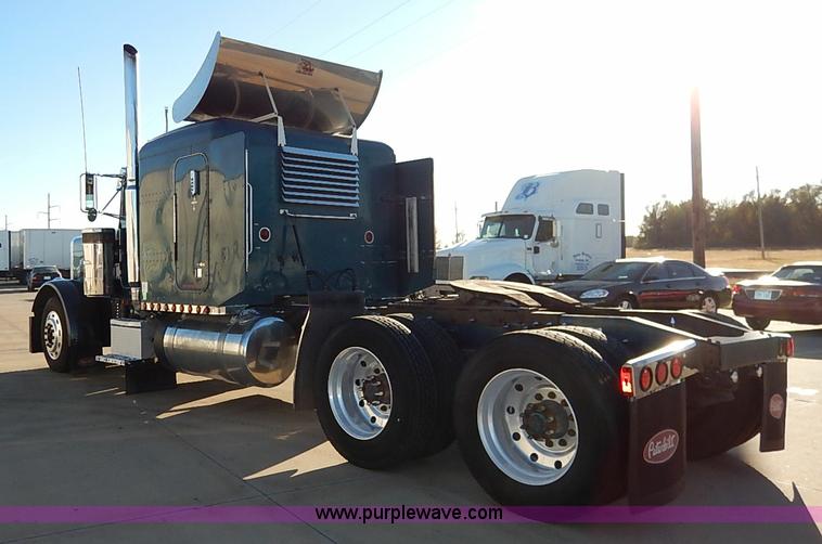 image for item I5293 1992 Peterbilt 379 semi truck