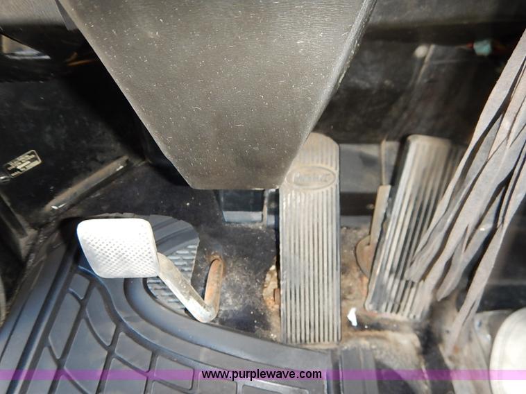 image for item I5293 1992 Peterbilt 379 semi truck