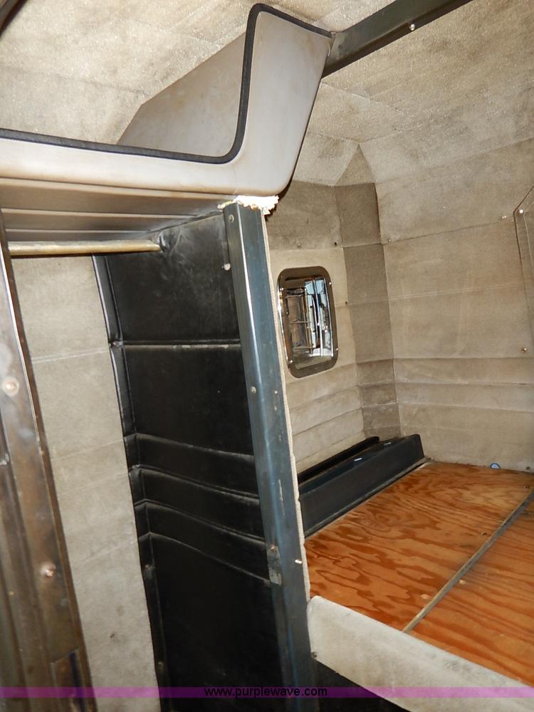 image for item I5293 1992 Peterbilt 379 semi truck