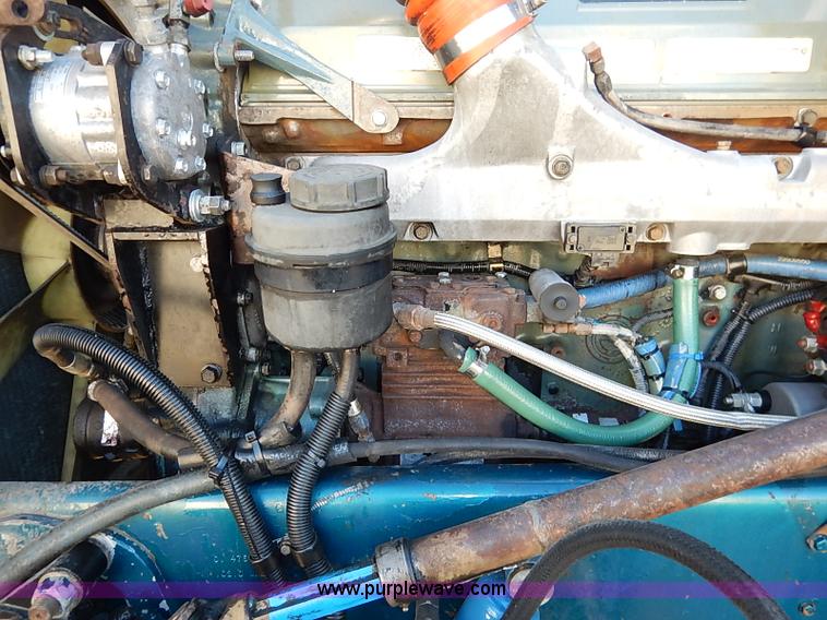 image for item I5293 1992 Peterbilt 379 semi truck