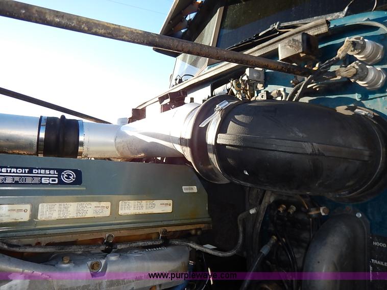 image for item I5293 1992 Peterbilt 379 semi truck