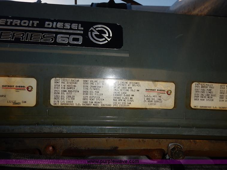 image for item I5293 1992 Peterbilt 379 semi truck