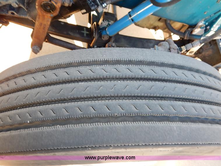 image for item I5293 1992 Peterbilt 379 semi truck