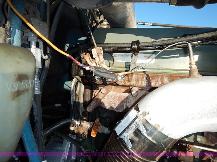 image for item I5293 1992 Peterbilt 379 semi truck