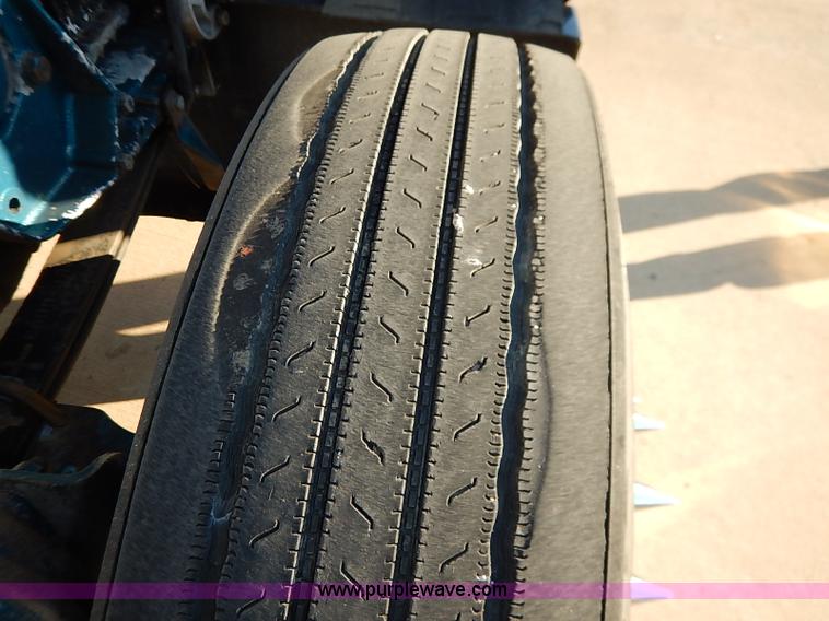 image for item I5293 1992 Peterbilt 379 semi truck