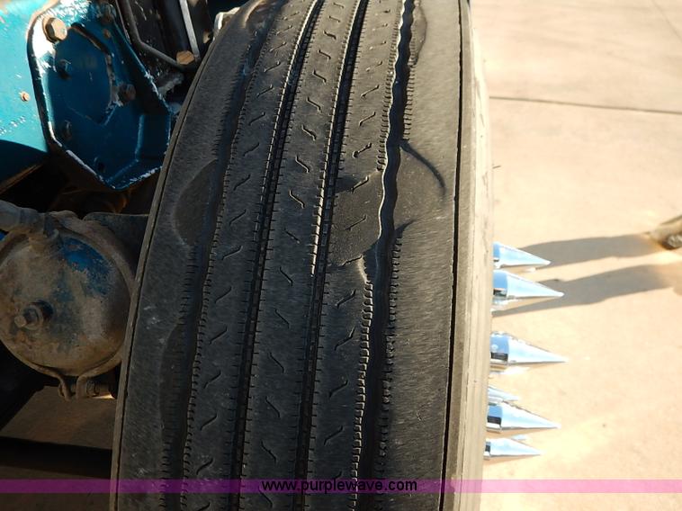 image for item I5293 1992 Peterbilt 379 semi truck