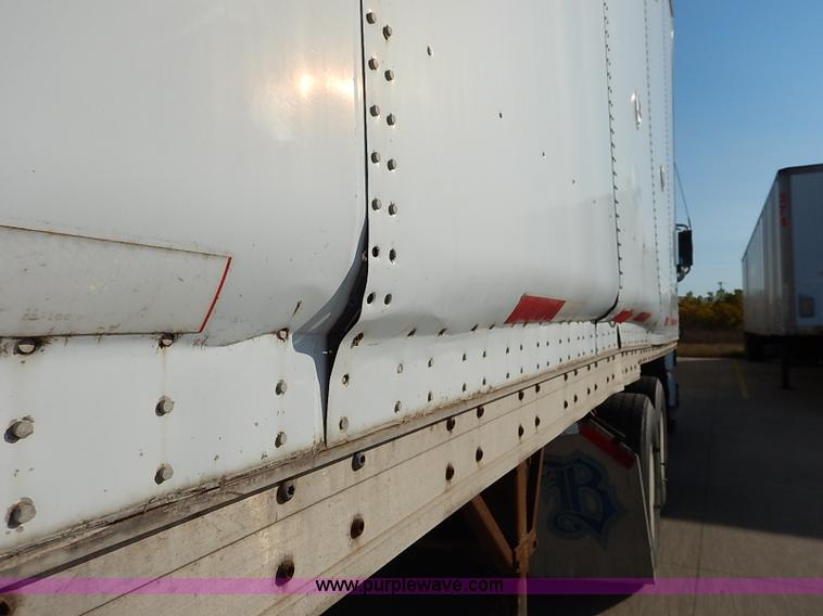 image for item I5352 2000 Wabash dry van trailer