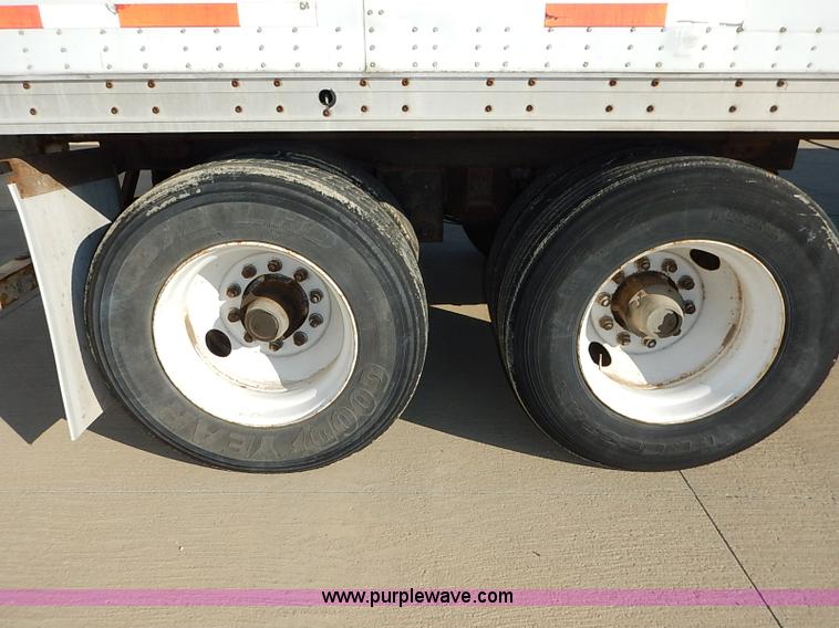 image for item I5352 2000 Wabash dry van trailer