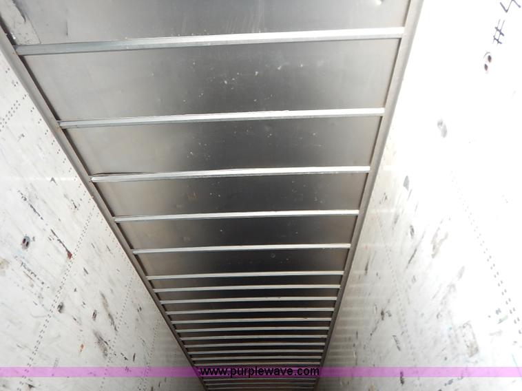 image for item I5352 2000 Wabash dry van trailer