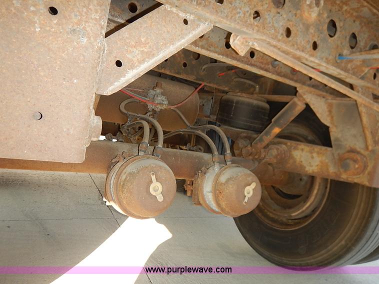 image for item I5353 1999 Wabash dry van trailer