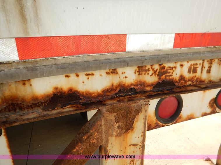 image for item I5353 1999 Wabash dry van trailer