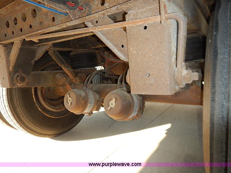 image for item I5353 1999 Wabash dry van trailer