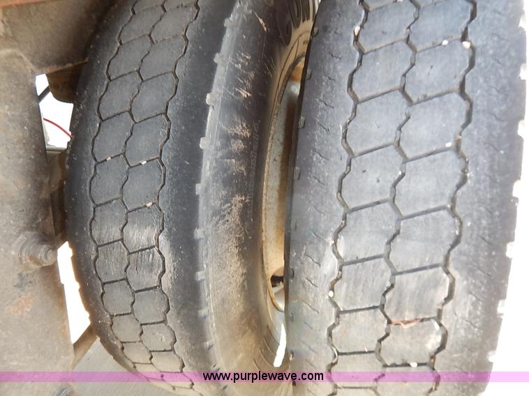 image for item I5354 2000 Wabash dry van trailer