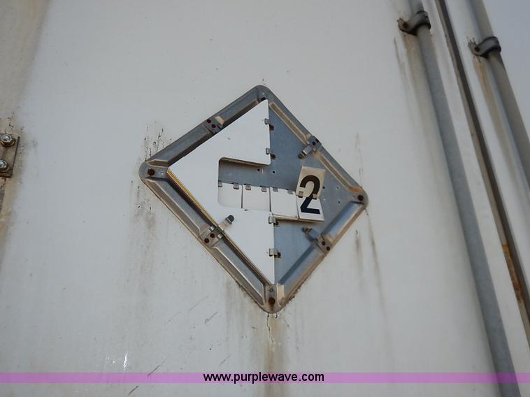 image for item I5354 2000 Wabash dry van trailer