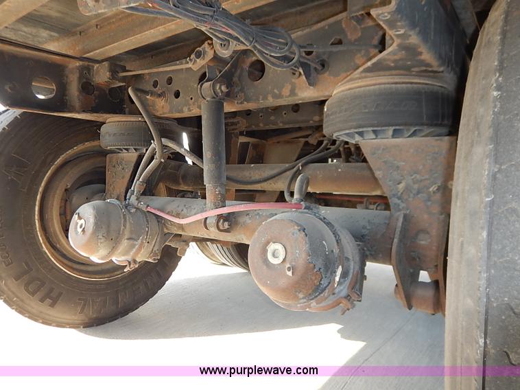 image for item I5354 2000 Wabash dry van trailer