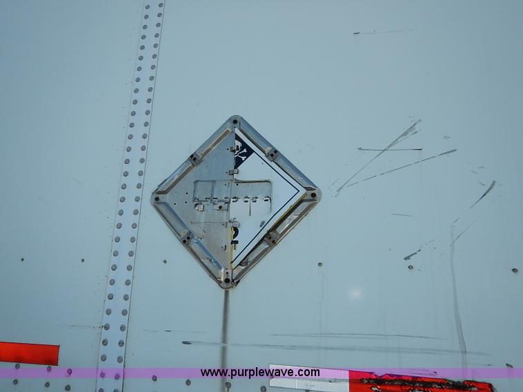 image for item I5354 2000 Wabash dry van trailer