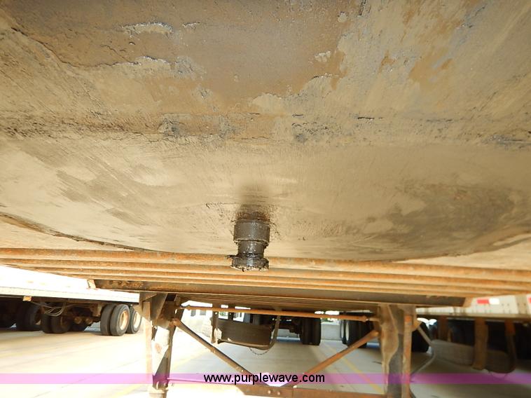 image for item I5354 2000 Wabash dry van trailer