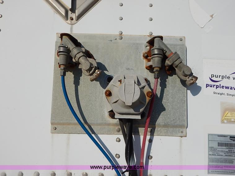 image for item I5354 2000 Wabash dry van trailer