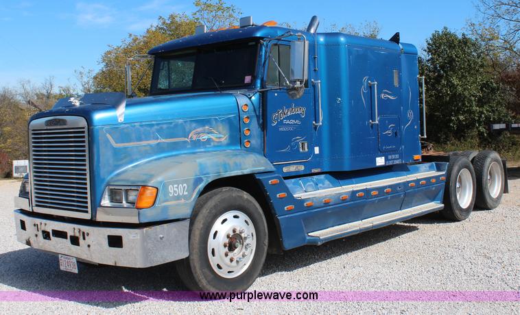 image for item I5894 1995 Freightliner FLD120 semi truck