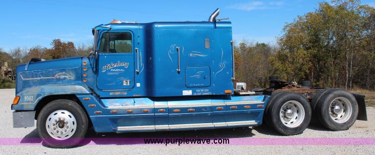 image for item I5894 1995 Freightliner FLD120 semi truck