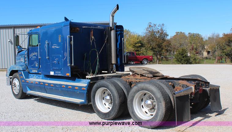 image for item I5894 1995 Freightliner FLD120 semi truck