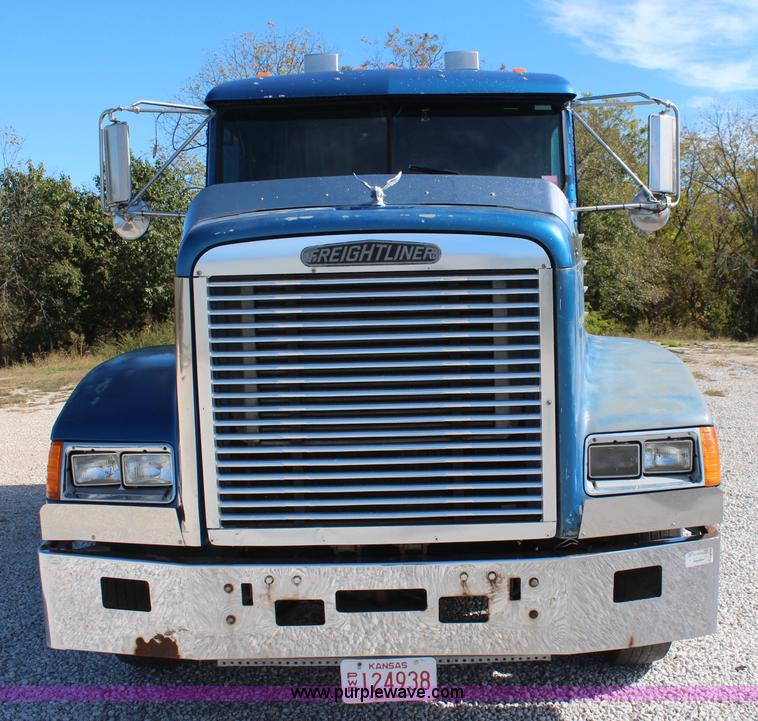 image for item I5894 1995 Freightliner FLD120 semi truck
