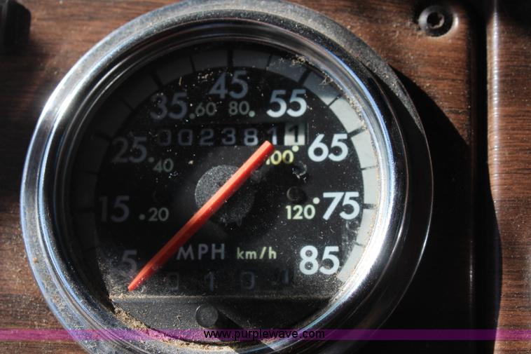 image for item I5894 1995 Freightliner FLD120 semi truck