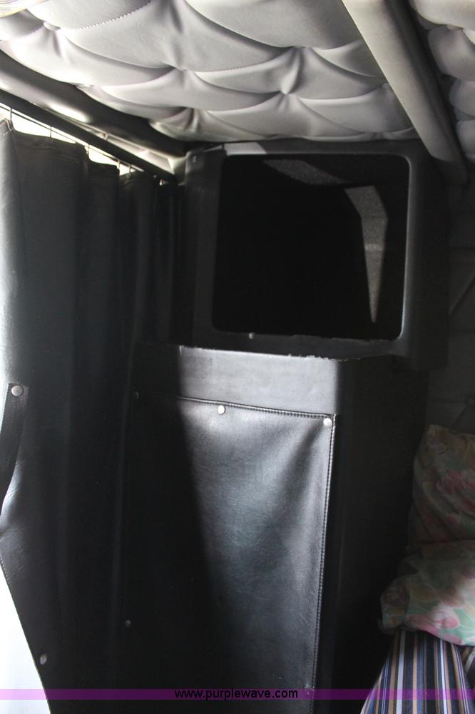 image for item I5894 1995 Freightliner FLD120 semi truck