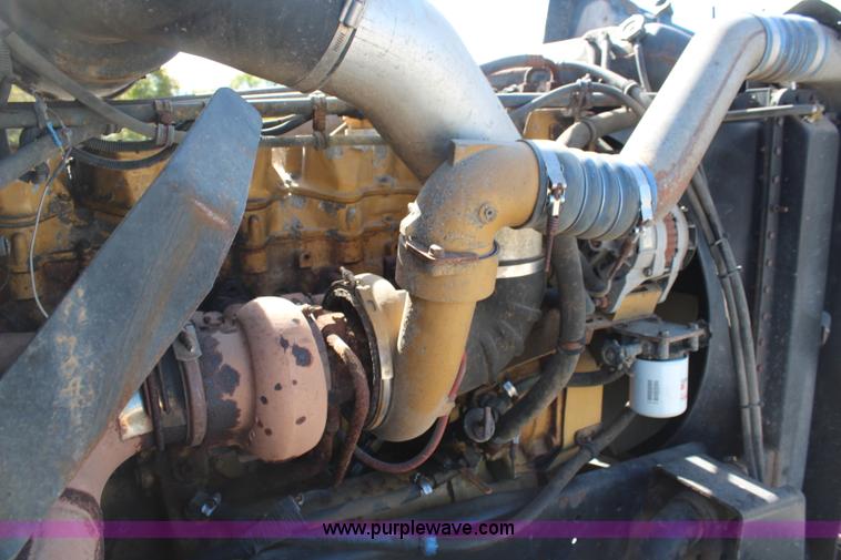 image for item I5894 1995 Freightliner FLD120 semi truck