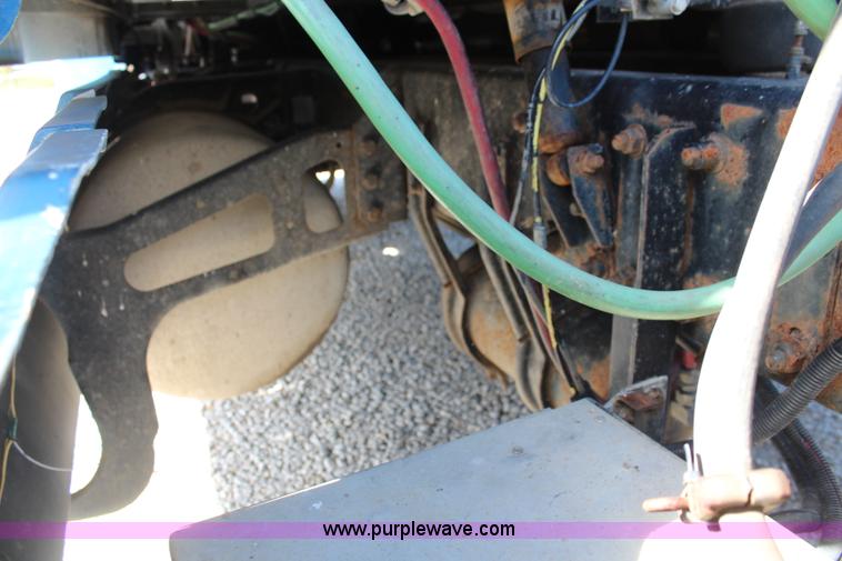 image for item I5894 1995 Freightliner FLD120 semi truck