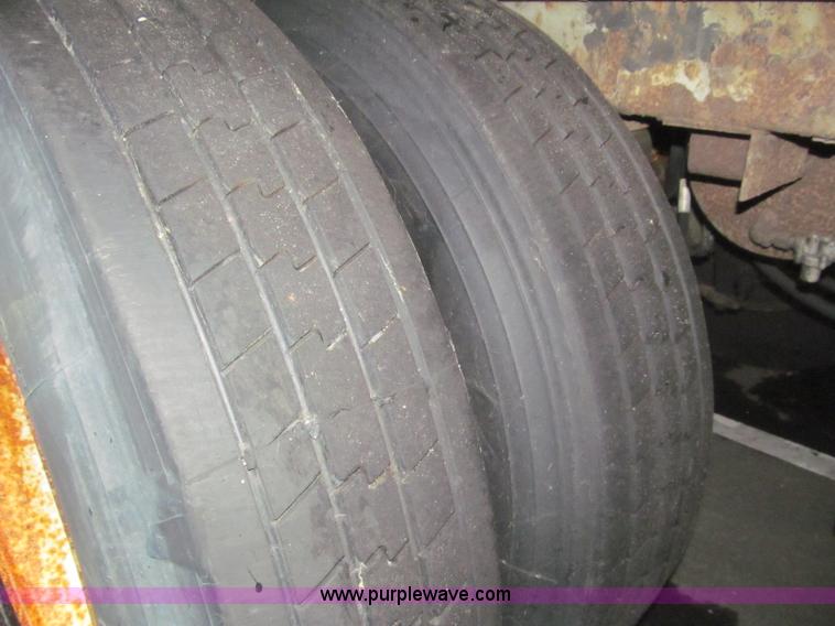 image for item I8719 1997 Great Dane 7811TZ-1A48 reefer trailer