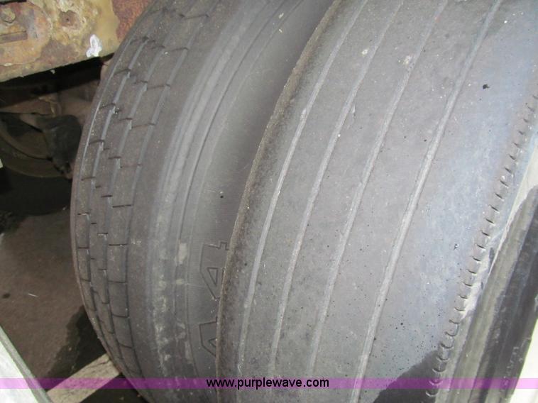 image for item I8719 1997 Great Dane 7811TZ-1A48 reefer trailer