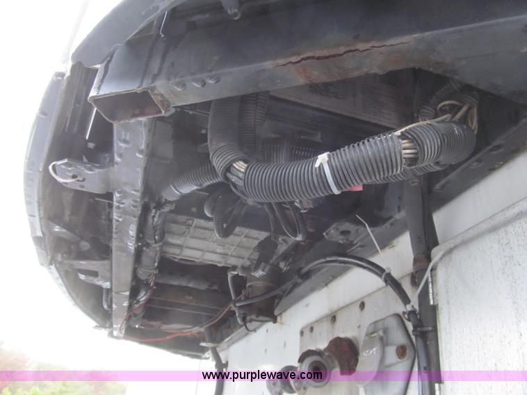 image for item I8720 1997 Utility VS2R reefer trailer