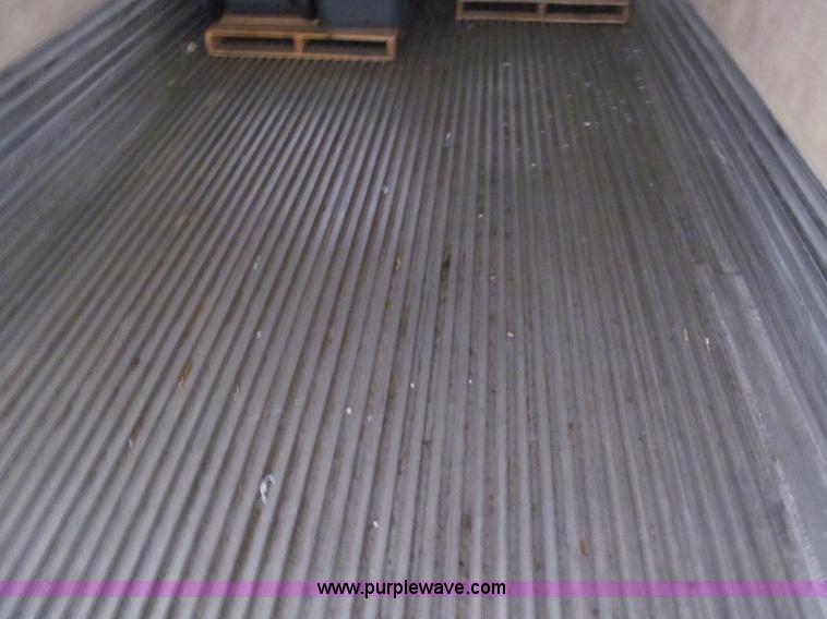 image for item I8720 1997 Utility VS2R reefer trailer