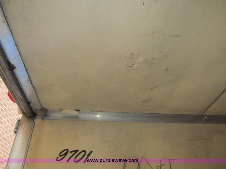 image for item I8720 1997 Utility VS2R reefer trailer