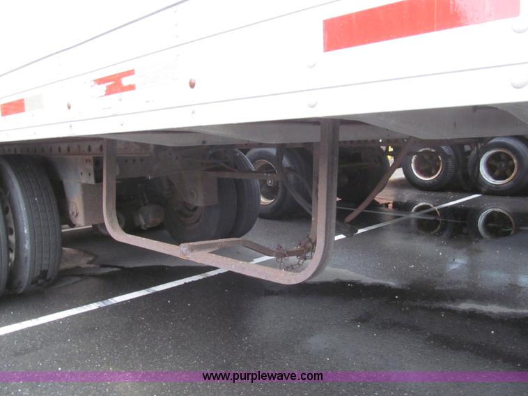 image for item I8720 1997 Utility VS2R reefer trailer